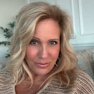 Meet your Posher, Lenah